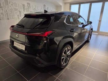Photo 13 du bon plan LEXUS UX 250h 2WD Premium Edition MY21 occasion à 25490 €