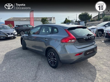 Photo 2 du bon plan VOLVO V40 T2 122ch Momentum Business Geartronic occasion à 14889 €