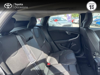 Photo 7 du bon plan VOLVO V40 T2 122ch Momentum Business Geartronic occasion à 14889 €