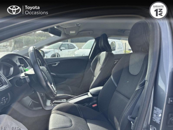 Photo 11 du bon plan VOLVO V40 T2 122ch Momentum Business Geartronic occasion à 14889 €