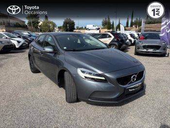 Photo 19 du bon plan VOLVO V40 T2 122ch Momentum Business Geartronic occasion à 14889 €