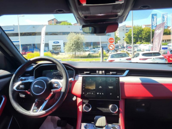 Photo 3 du bon plan JAGUAR F-Pace P400e Plug-in-Hybrid R-Dynamic SE BVA8 AWD occasion à 47990 €