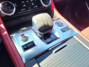 Photo 4 du bon plan JAGUAR F-Pace P400e Plug-in-Hybrid R-Dynamic SE BVA8 AWD occasion à 47990 €