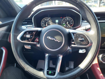 Photo 16 du bon plan JAGUAR F-Pace P400e Plug-in-Hybrid R-Dynamic SE BVA8 AWD occasion à 47990 €