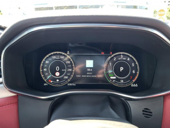 Photo 20 du bon plan JAGUAR F-Pace P400e Plug-in-Hybrid R-Dynamic SE BVA8 AWD occasion à 47990 €