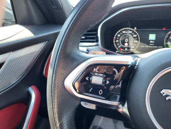 Photo 21 du bon plan JAGUAR F-Pace P400e Plug-in-Hybrid R-Dynamic SE BVA8 AWD occasion à 47990 €