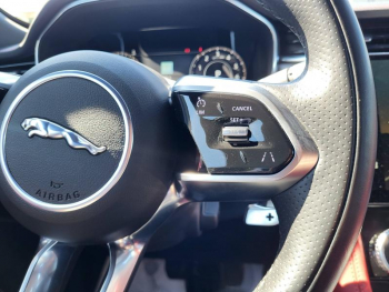 Photo 22 du bon plan JAGUAR F-Pace P400e Plug-in-Hybrid R-Dynamic SE BVA8 AWD occasion à 47990 €
