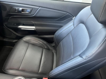 Photo 9 du bon plan FORD Mustang Fastback 5.0 V8 446ch GT BVA10 occasion à 79860 €