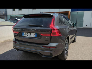 Photo 10 du bon plan VOLVO XC60 B4 AdBlue 197ch Plus Style Dark Geartronic occasion à 42890 €