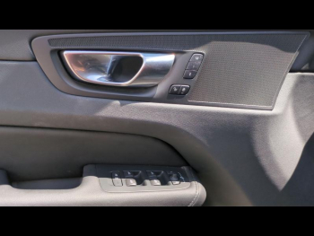 Photo 14 du bon plan VOLVO XC60 B4 AdBlue 197ch Plus Style Dark Geartronic occasion à 42890 €