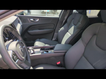 Photo 16 du bon plan VOLVO XC60 B4 AdBlue 197ch Plus Style Dark Geartronic occasion à 42890 €