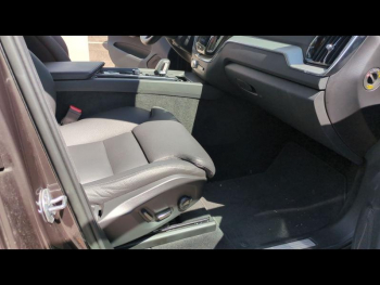 Photo 23 du bon plan VOLVO XC60 B4 AdBlue 197ch Plus Style Dark Geartronic occasion à 42890 €