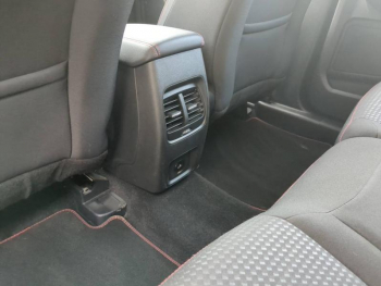 Photo 13 du bon plan FORD Kuga 2.5 Duratec 190ch FHEV E85 ST-Line BVA occasion à 29990 €