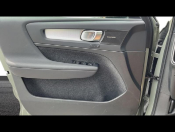 Photo 16 du bon plan VOLVO XC40 B3 163ch Plus DCT 7 occasion à 34900 €