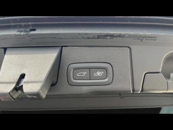 Photo 15 du bon plan VOLVO XC60 T6 Hybride Rechargeable 253 + 145ch Plus Style Dark Geartronic 8 AWD occasion à 55900 €