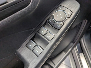 Photo 17 du bon plan FORD Kuga 2.5 Duratec 180ch Hybrid FlexiFuel ST-Line X Powershift occasion à 36943 €