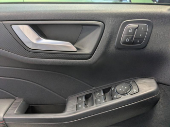 Photo 18 du bon plan FORD Kuga 2.5 Duratec 180ch Hybrid FlexiFuel ST-Line X Powershift occasion à 36943 €