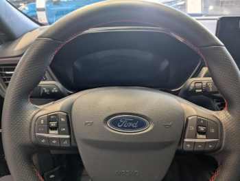 Photo 19 du bon plan FORD Kuga 2.5 Duratec 180ch Hybrid FlexiFuel ST-Line X Powershift occasion à 36943 €