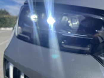Photo 11 du bon plan PEUGEOT 2008 II Ph2 1.2 Hybrid 145ch Allure e-DCS6 occasion à 26990 €