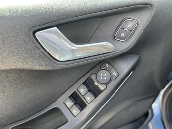 Photo 24 du bon plan FORD Fiesta 1.0 Flexifuel 95ch ST-Line 5p occasion à 15490 €