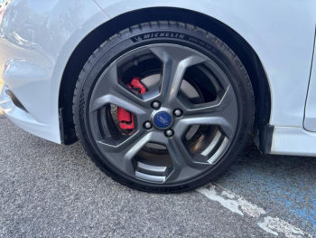 Photo 6 du bon plan FORD Fiesta 1.6 EcoBoost 182ch ST 3p occasion à 14990 €