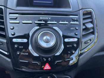 Photo 11 du bon plan FORD Fiesta 1.6 EcoBoost 182ch ST 3p occasion à 14990 €