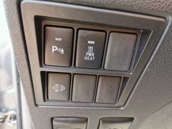Photo 4 du bon plan TOYOTA Hilux VUL 2.8 D-4D X-Tra Cabine Invincible 4WD BVA RC23 occasion à 40990 €