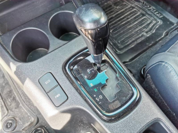 Photo 10 du bon plan TOYOTA Hilux VUL 2.8 D-4D X-Tra Cabine Invincible 4WD BVA RC23 occasion à 40990 €