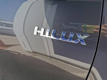 Photo 14 du bon plan TOYOTA Hilux VUL 2.8 D-4D X-Tra Cabine Invincible 4WD BVA RC23 occasion à 40990 €