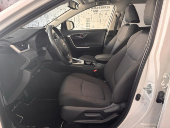 Photo 15 du bon plan TOYOTA RAV4 Hybride 218ch Dynamic 2WD MY20 occasion à 26490 €