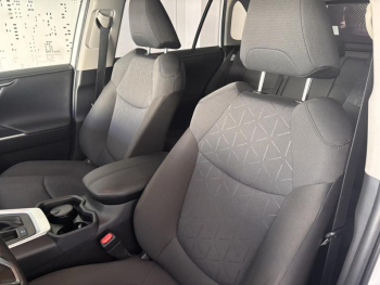 Photo 16 du bon plan TOYOTA RAV4 Hybride 218ch Dynamic 2WD MY20 occasion à 26490 €