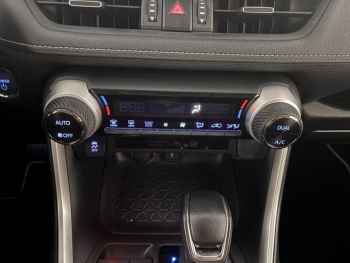 Photo 20 du bon plan TOYOTA RAV4 Hybride 218ch Dynamic 2WD MY20 occasion à 26490 €