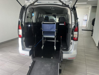 Photo 9 du bon plan FORD Grd Tourneo Connect 2.0 EcoBlue 122ch Titanium DSG7 equipement PMR (handicapÃ©) avec rampe occasion à 38990 €