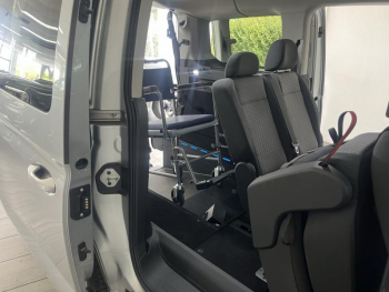 Photo 13 du bon plan FORD Grd Tourneo Connect 2.0 EcoBlue 122ch Titanium DSG7 equipement PMR (handicapÃ©) avec rampe occasion à 38990 €