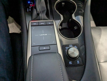 Photo 10 du bon plan LEXUS RX 450h 4WD Luxe MY22 occasion à 55970 €