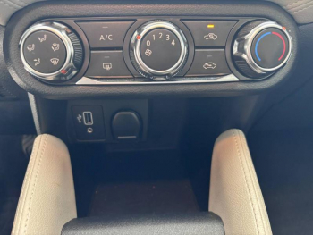 Photo 20 du bon plan NISSAN Micra 1.0 IG-T 92ch Made in France occasion à 12690 €