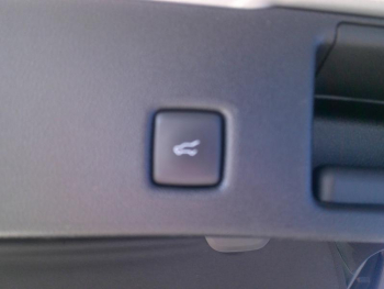 Photo 26 du bon plan FORD Kuga 2.5 Duratec 180ch Hybrid FlexiFuel ST-Line X Powershift occasion à 32900 €
