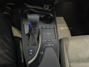 Photo 10 du bon plan LEXUS UX 250h 2WD Premium Edition MY22 occasion à 25990 €
