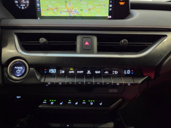 Photo 8 du bon plan LEXUS UX 250h 4WD F SPORT Executive MY19 occasion à 26990 €