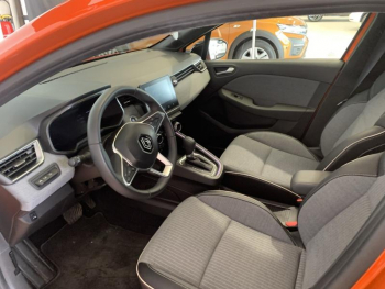 Photo 8 du bon plan RENAULT Clio 1.6 E-Tech hybride 145ch Techno occasion à 22490 €