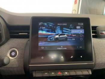 Photo 10 du bon plan RENAULT Clio 1.6 E-Tech hybride 145ch Techno occasion à 22490 €