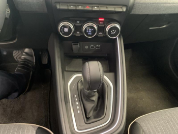 Photo 13 du bon plan RENAULT Clio 1.6 E-Tech hybride 145ch Techno occasion à 22490 €
