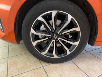 Photo 15 du bon plan RENAULT Clio 1.6 E-Tech hybride 145ch Techno occasion à 22490 €