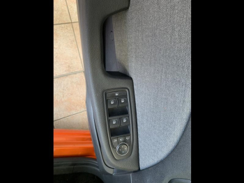 Photo 16 du bon plan RENAULT Clio 1.6 E-Tech hybride 145ch Techno occasion à 22490 €