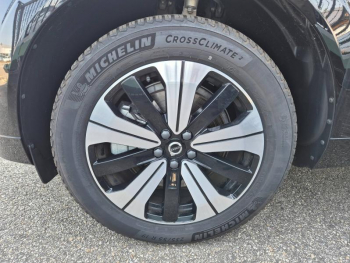 Photo 27 du bon plan VOLVO XC60 T6 Hybride Rechargeable 253 + 145ch Plus Style Dark Geartronic 8 AWD occasion à 54890 €