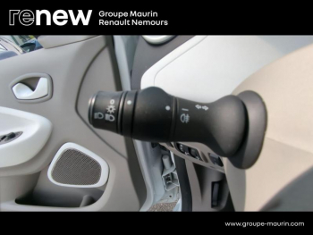 Photo 23 du bon plan RENAULT Zoe Life charge normale R90 MY19 occasion à 7490 €