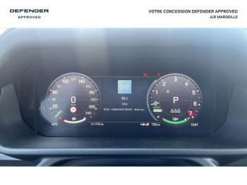 Photo 17 du bon plan LAND-ROVER Defender 110 2.0 P300e Sedona Edition occasion à 108990 €