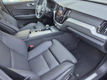 Photo 24 du bon plan VOLVO XC60 T6 Hybride Rechargeable 253 + 145ch Plus Style Dark Geartronic 8 AWD occasion à 54890 €