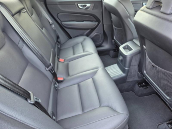 Photo 25 du bon plan VOLVO XC60 T6 Hybride Rechargeable 253 + 145ch Plus Style Dark Geartronic 8 AWD occasion à 54890 €