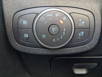 Photo 15 du bon plan FORD Fiesta 1.0 EcoBoost 100ch Stop&Start ST-Line 3p occasion à 12453 €